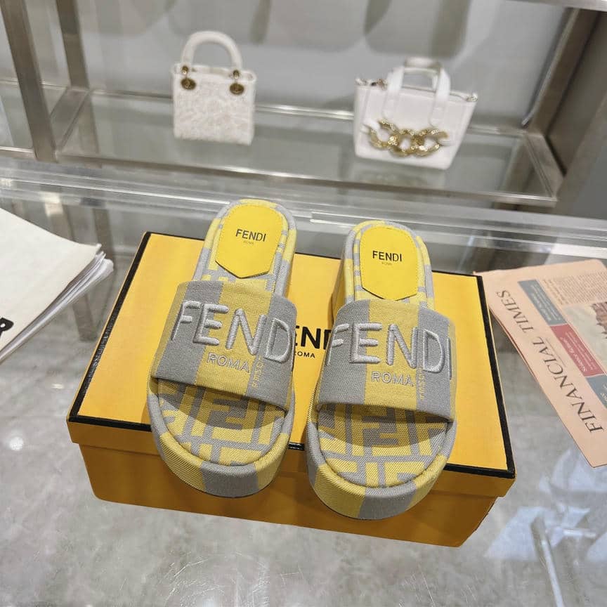 Fendi Slipper-30
